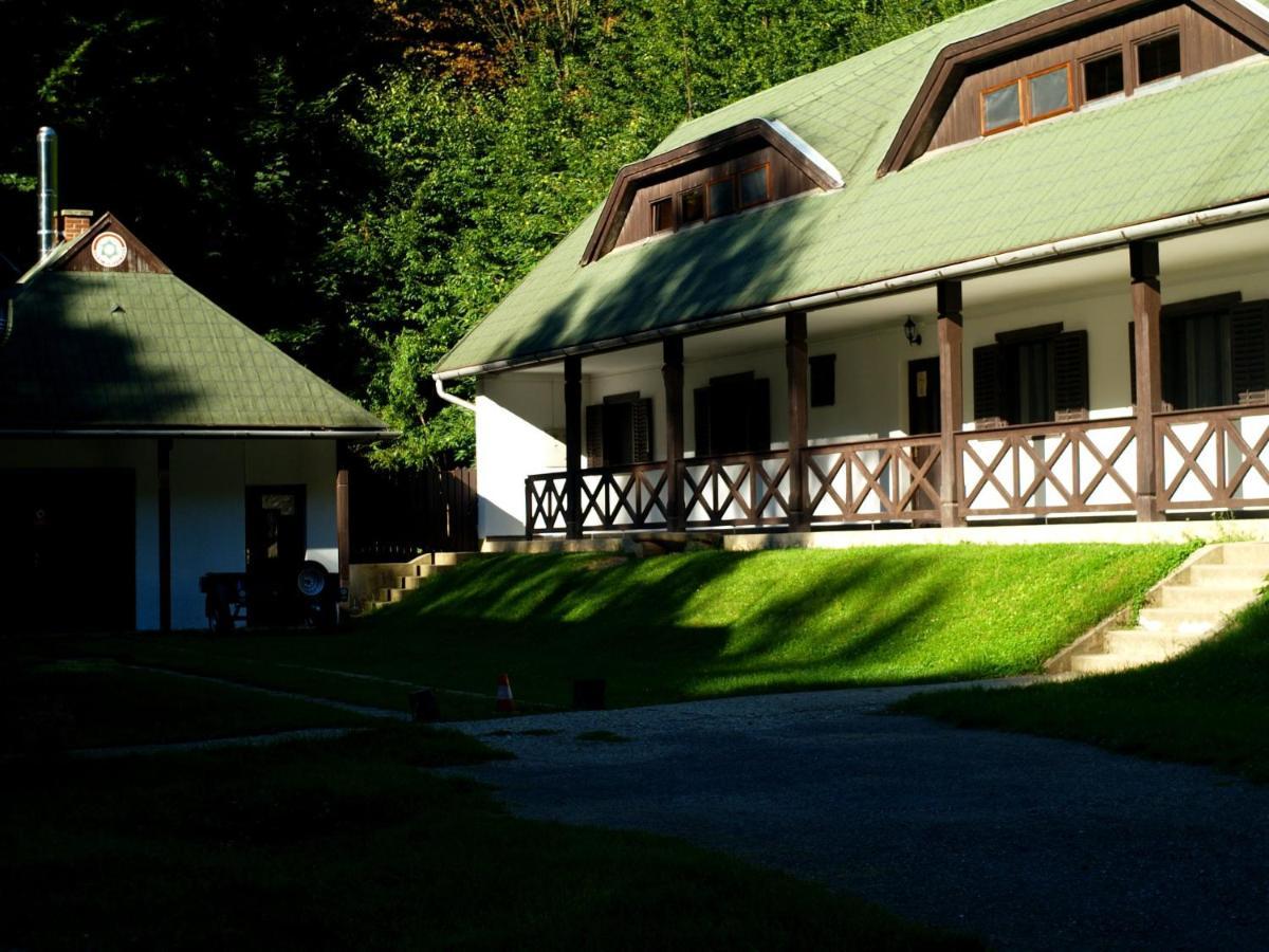 A Pousada Rejteki Kutatóház Bukkszentkereszt Exterior foto